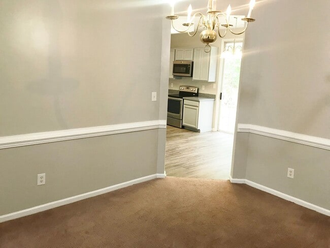 Building Photo - Oakbrooke Meadows