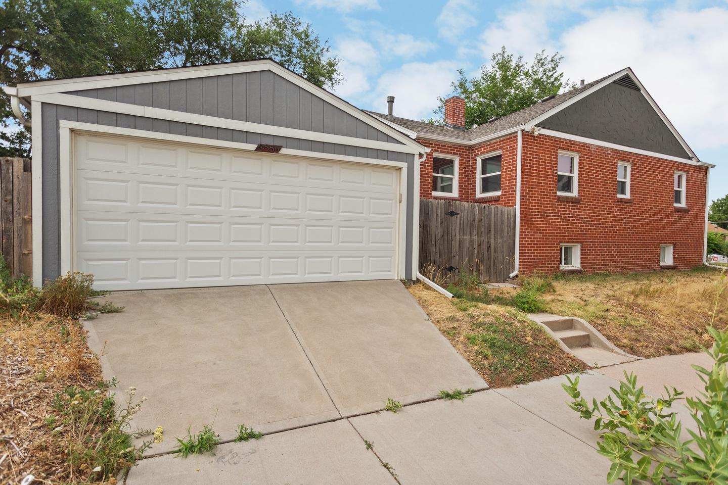 Building Photo - Brick bungalow-style Clayton home near Sch...