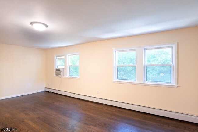 Building Photo - 285 Orchard Terrace