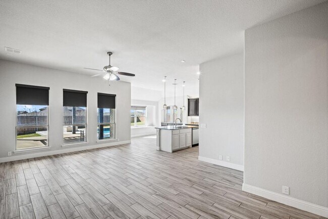 Building Photo - 314 Waverly Dr