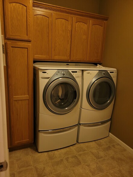 Building Photo - 396 Patricia Ln