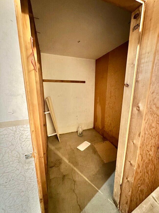 Building Photo - 7845 W Lawrence Ave