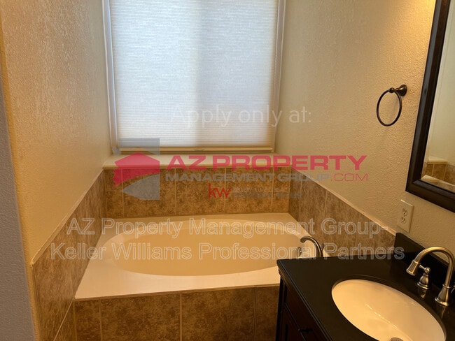 Building Photo - 6732 W Kimberly Way
