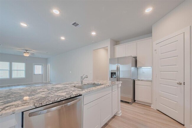 Building Photo - 8438 Sweet Cherry Ln