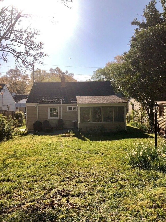 Building Photo - 1128 Sumpter St