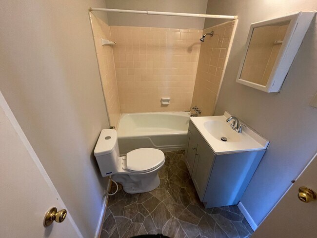 Building Photo - SHJ297-605 Lark Drive