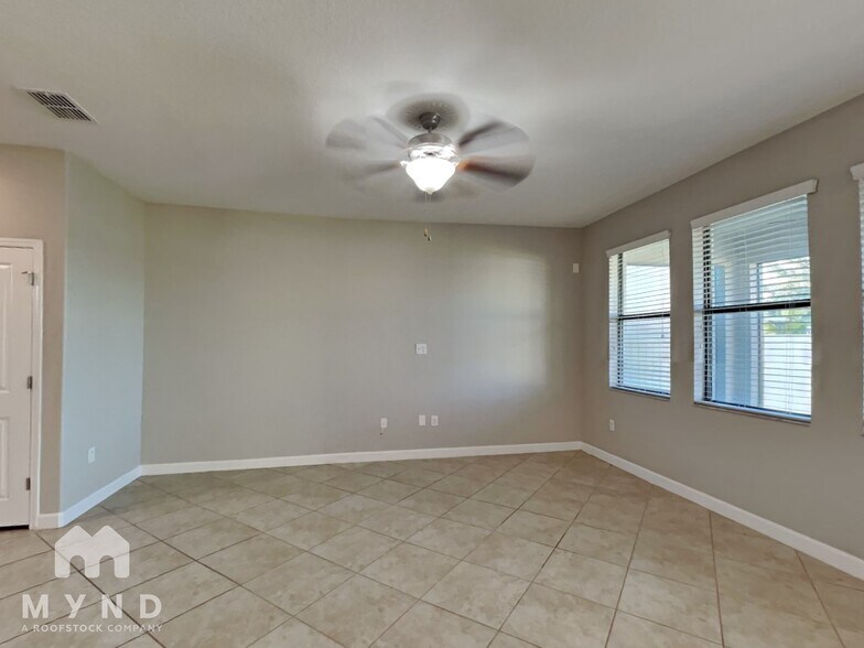 Building Photo - 10159 Newminster Loop