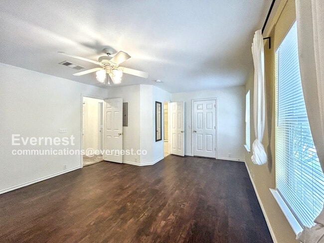 Building Photo - 6013 Negley