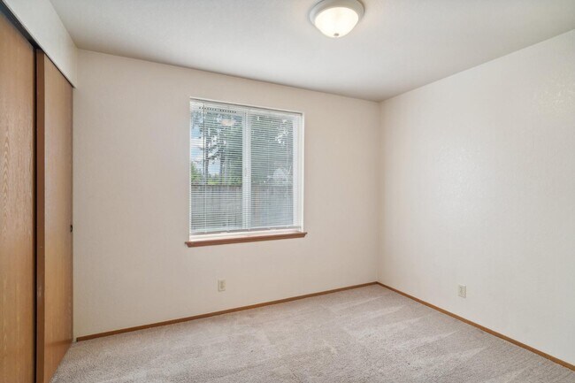 Building Photo - 13411 Meadow Rd