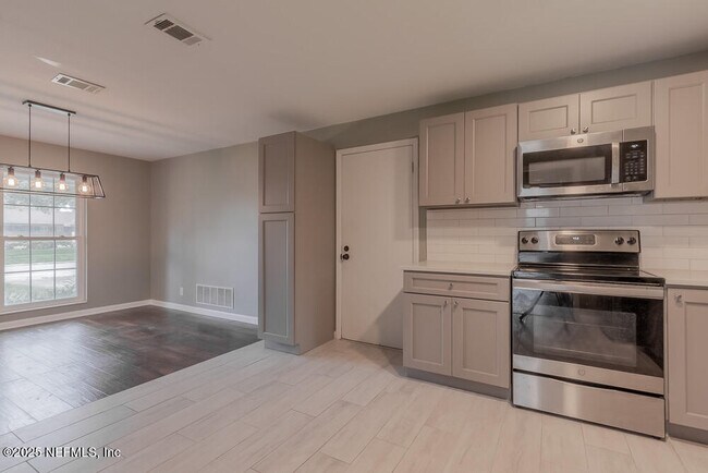 Building Photo - 5044 Somersby Rd