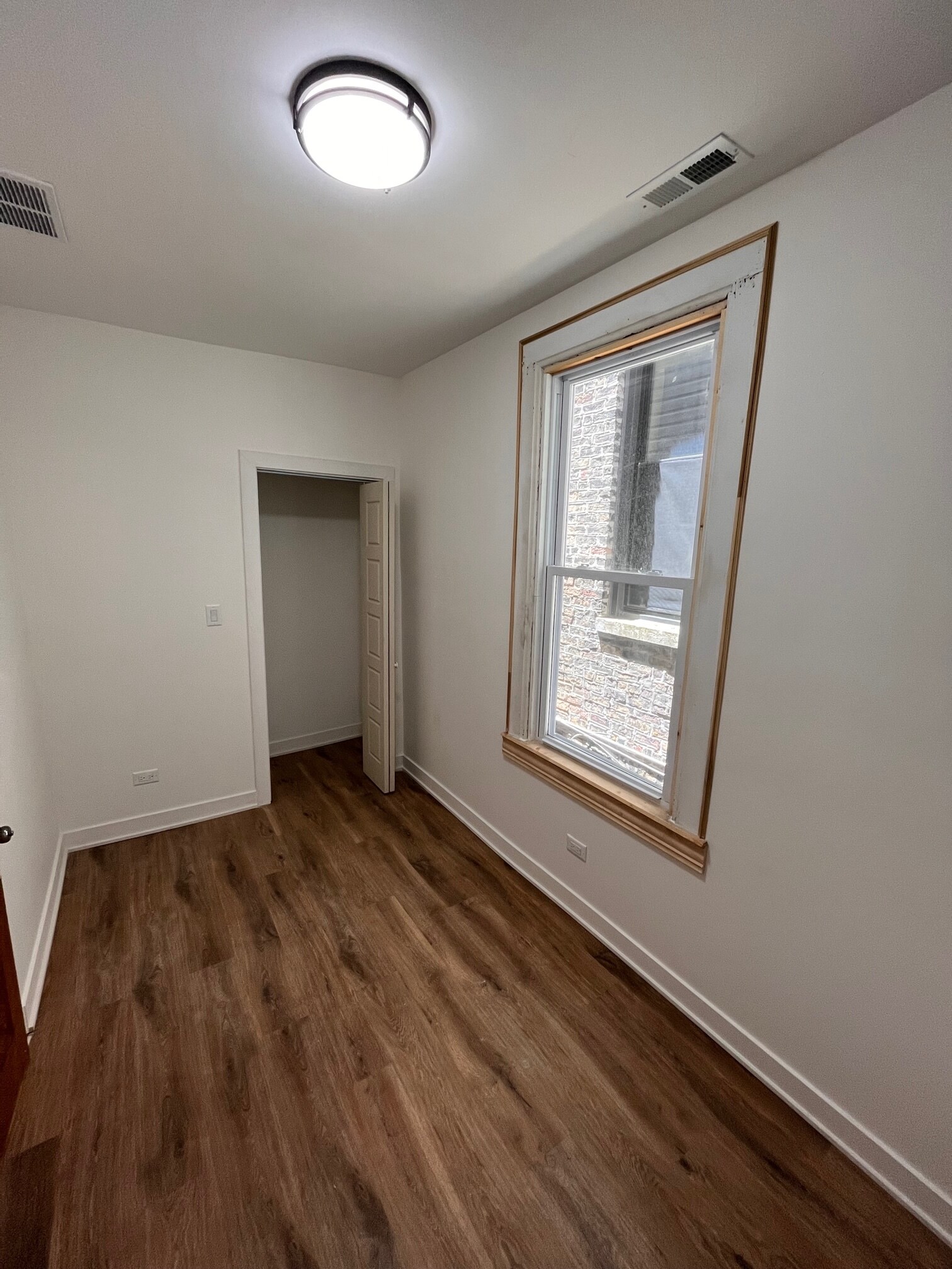 bedroom 2 - 1518 W Augusta Blvd