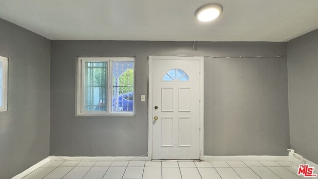 Building Photo - 4052 W 103rd St