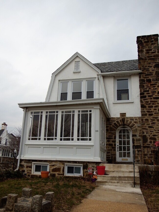 Building Photo - 1018 E 36th St