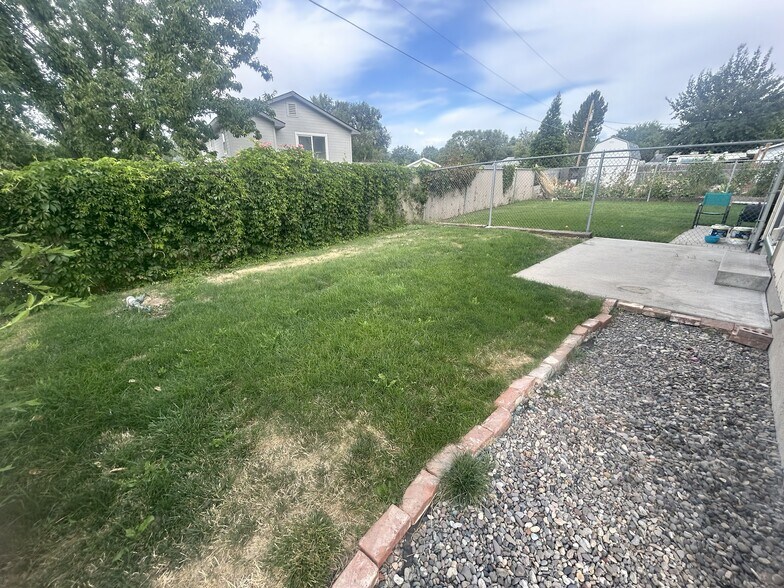 back yard - 2115 Pleasanton St