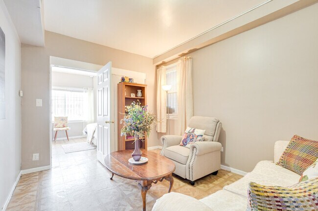 Building Photo - 3443 W Flournoy St