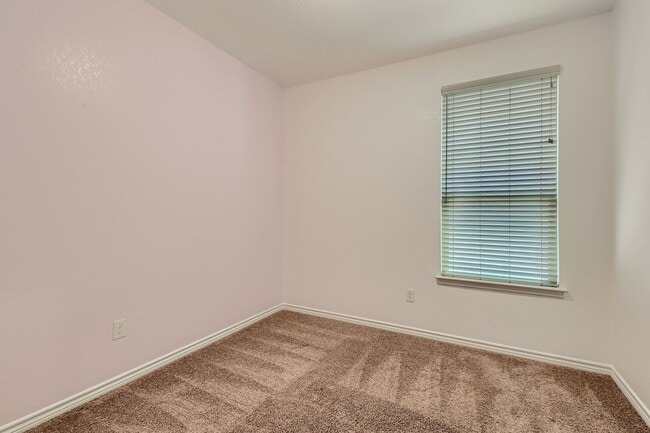 Building Photo - 3BR/2 Bath 1-Story on greenbelt, loads of extras!