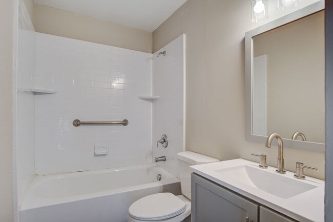 Building Photo - 9621 N Cardinal Dr