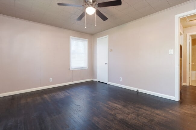 Building Photo - 4425 Harding Dr