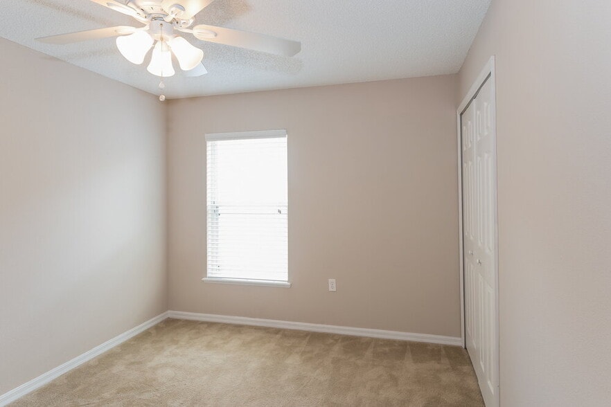 Building Photo - 141 Sterling Hill Dr