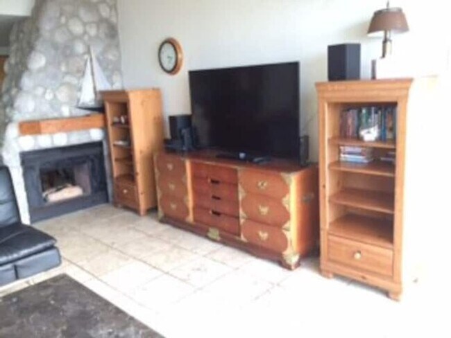 Building Photo - Beach front big duplex. Gustavo Lopez AMSI