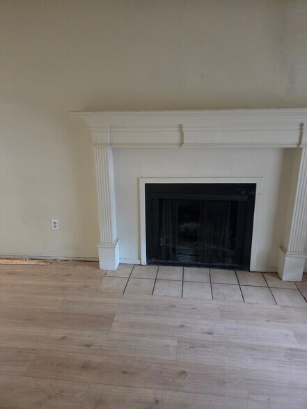 Building Photo - 1703 Windsong Ln