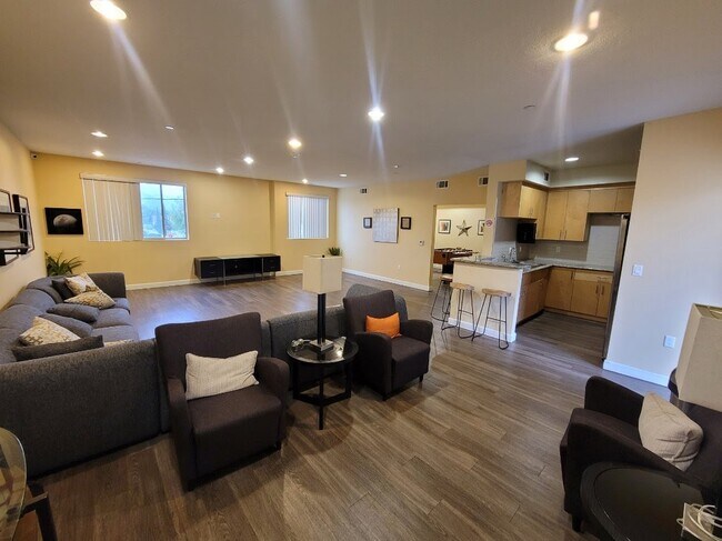 Building Photo - 12455 San Fernando Rd
