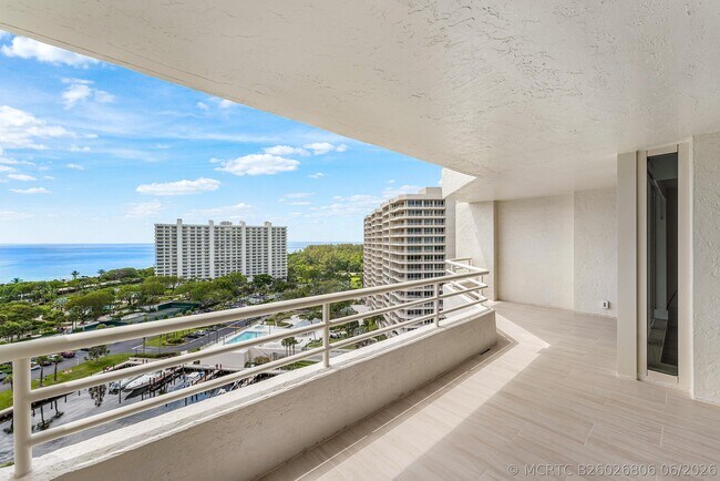 Building Photo - 4201 N Ocean Blvd