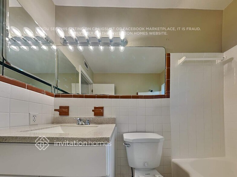 Building Photo - 1520 Price Cir