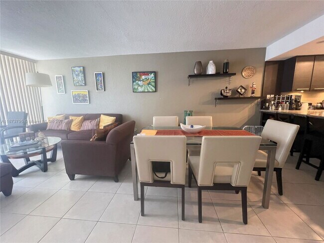 Building Photo - 18051 Biscayne Blvd