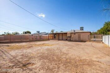 Building Photo - 121 E la Cienega Ave