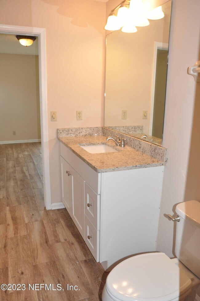 Building Photo - 2043 Capistrano Dr