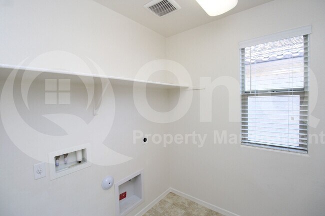 Building Photo - 2614 N 73rd Dr