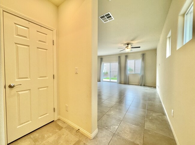 Building Photo - 9227 S Park St