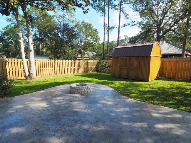 Building Photo - Gulf Shores Cottage close to park and scho...