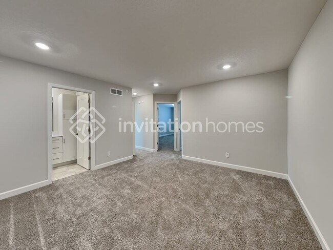 Building Photo - 10916 Zest St NE