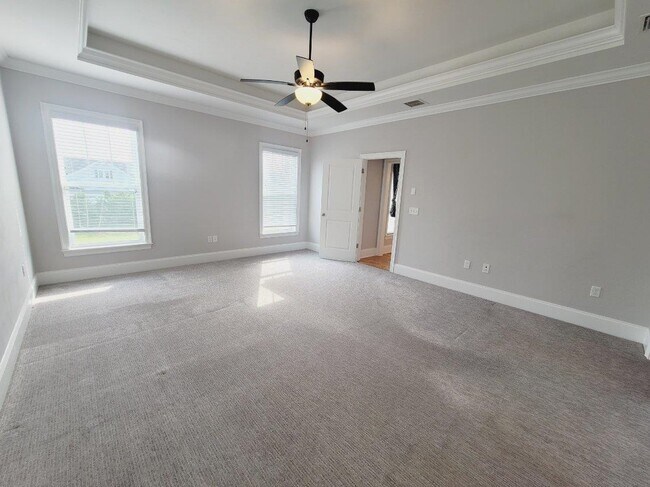 Building Photo - 2385 Sweet Valley Hts