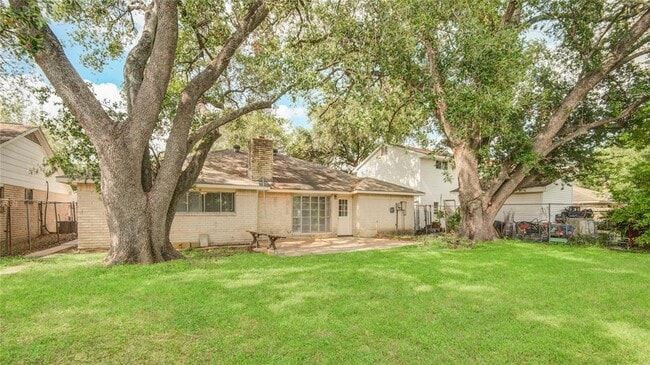 Building Photo - 11427 Newbrook Dr