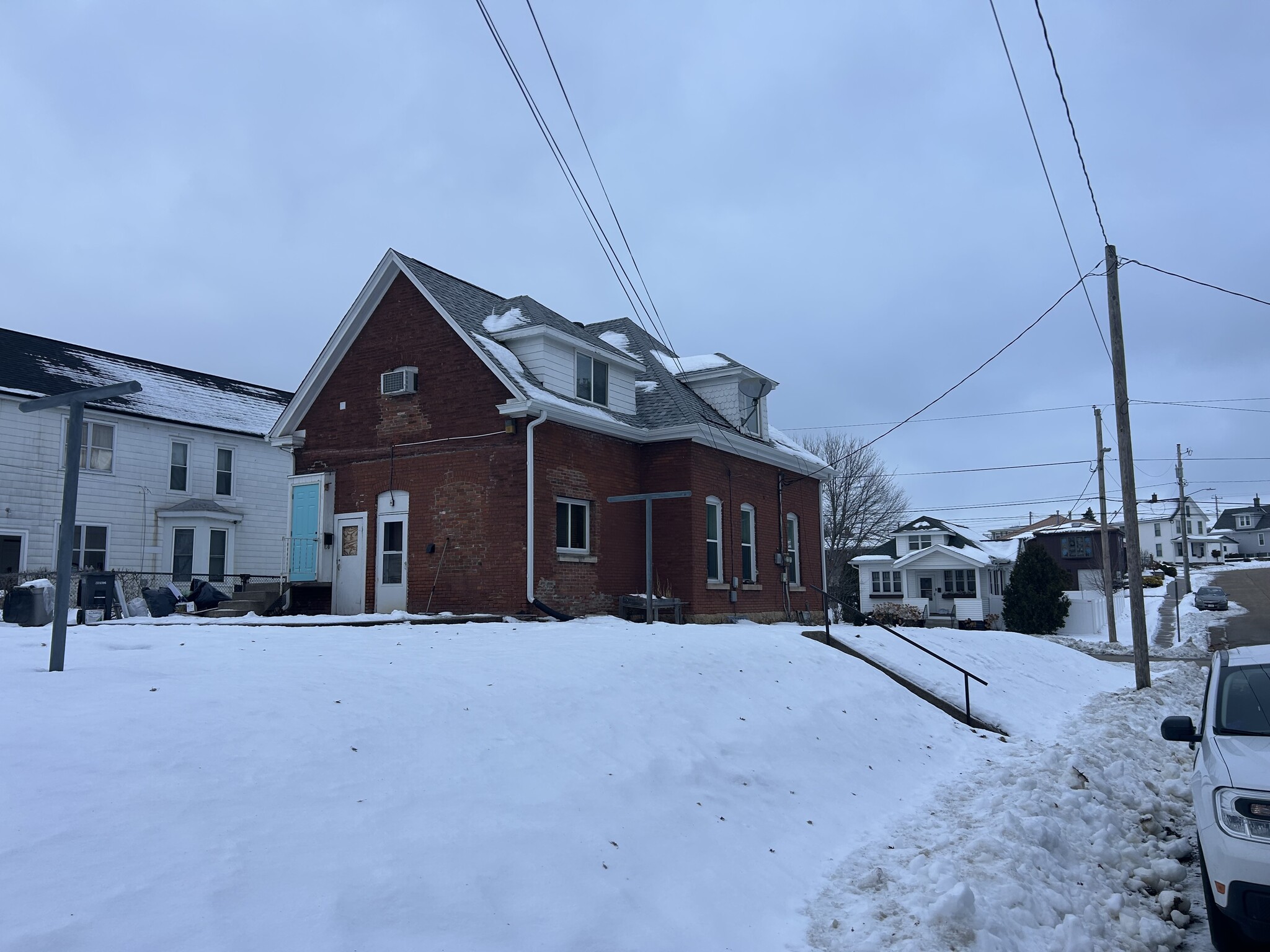 Building Photo - 2905 Burden Ave