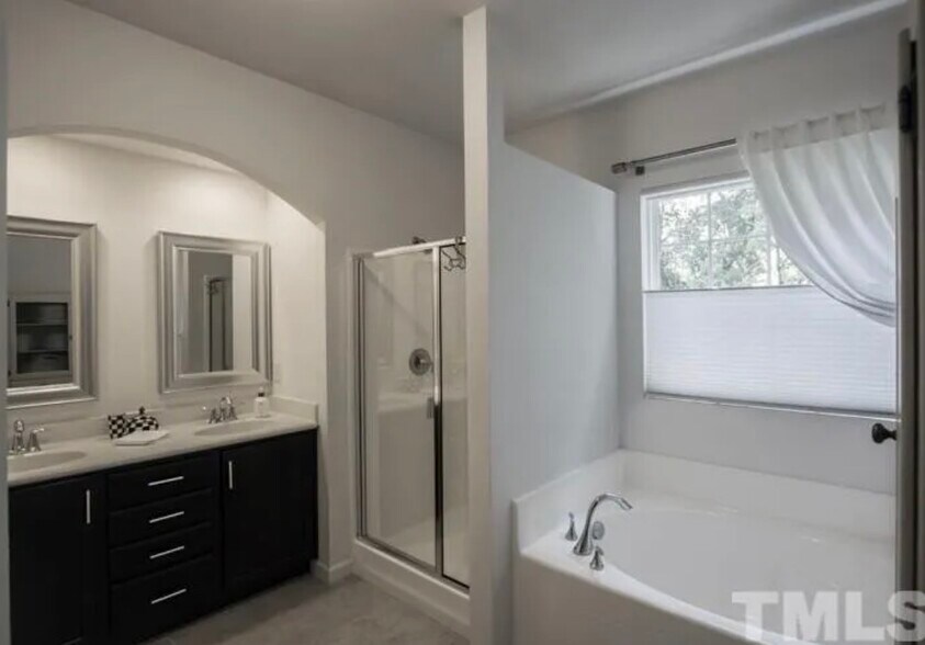 Building Photo - 756 Treviso Ln