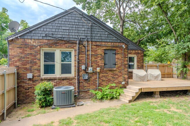 Building Photo - 4103 S Madison Pl