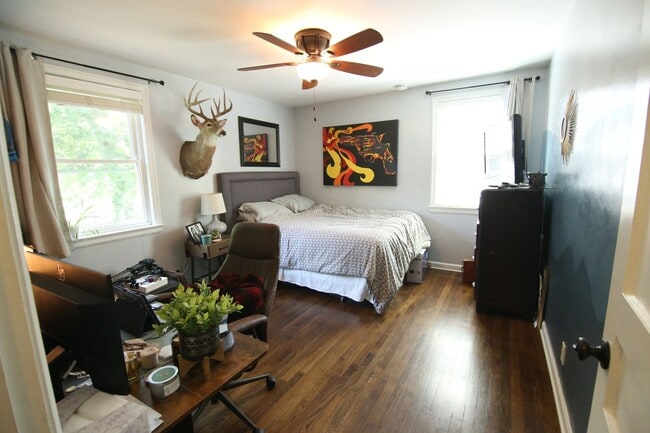 Building Photo - Awesome Cottage in the Heart of Inglewood/...