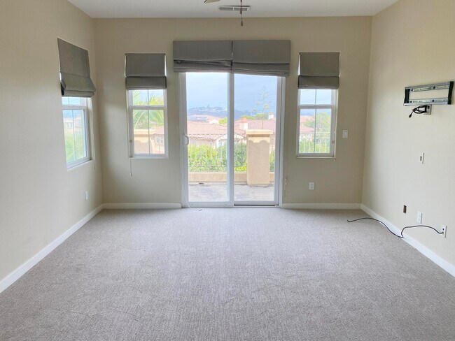 Building Photo - 7422 Sitio Montilla