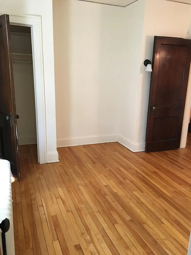 Building Photo - 2222 N Girard Ave