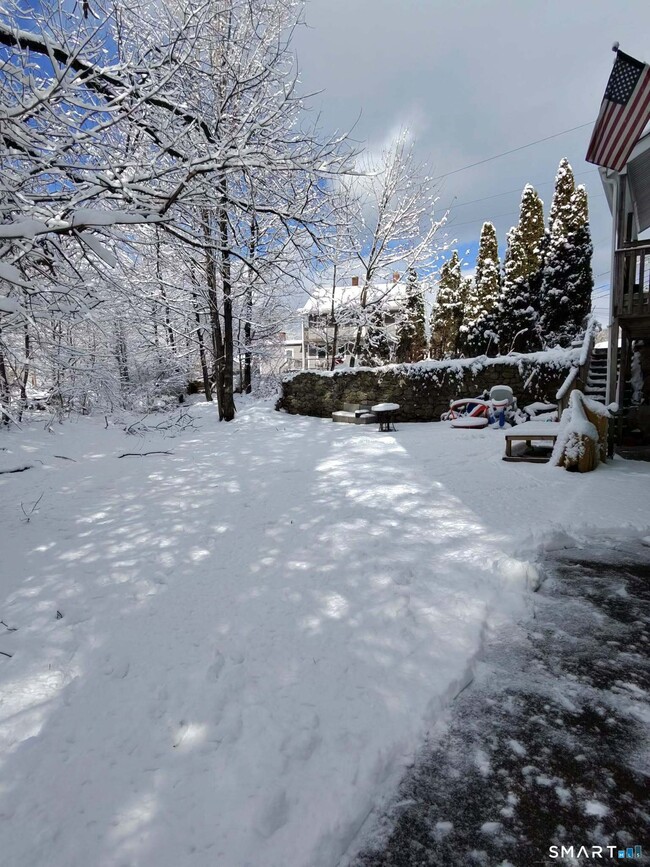 Building Photo - 69 Franklin St