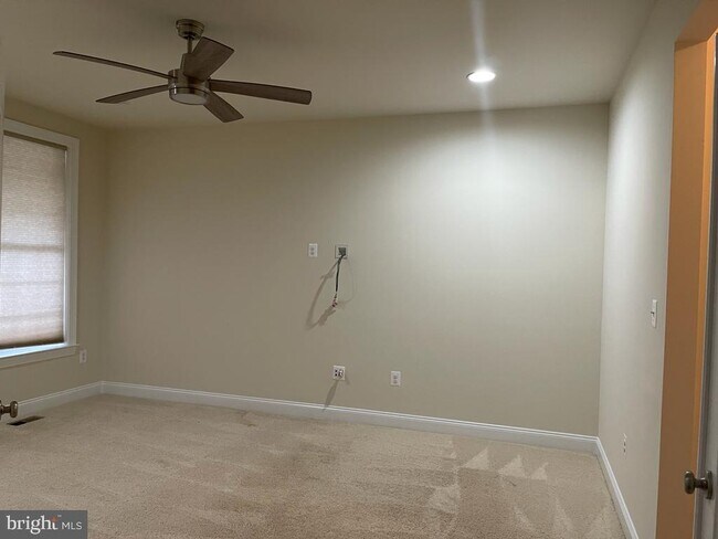 Building Photo - 22573 Willington Square