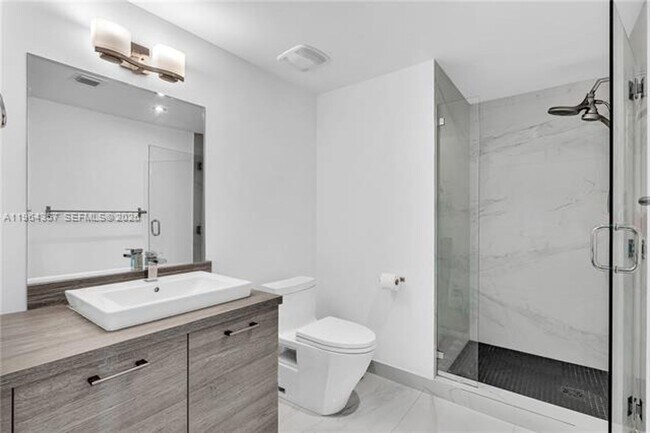 Building Photo - 400 Sunny Isles Blvd