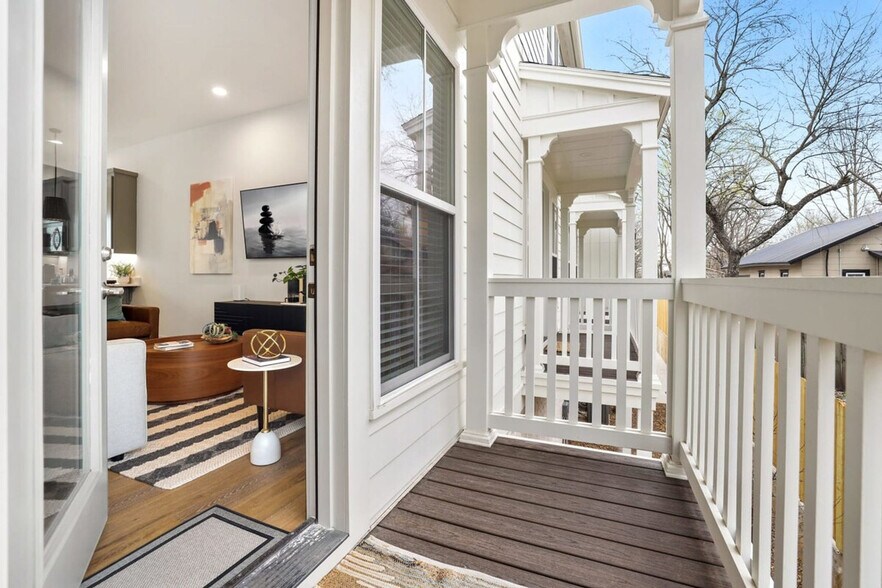 Building Photo - 372 S Hill Ave