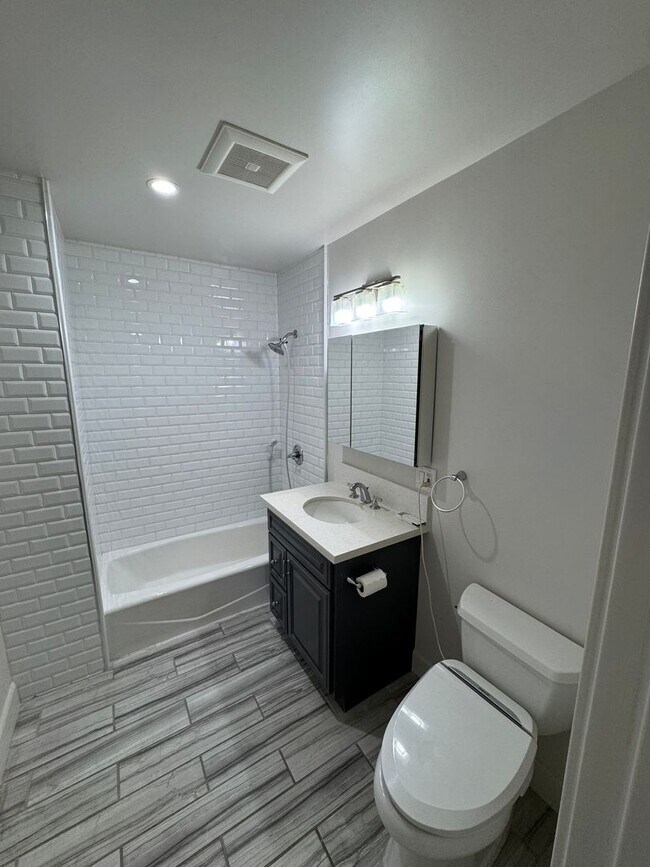 Building Photo - 1143 W 163rd St