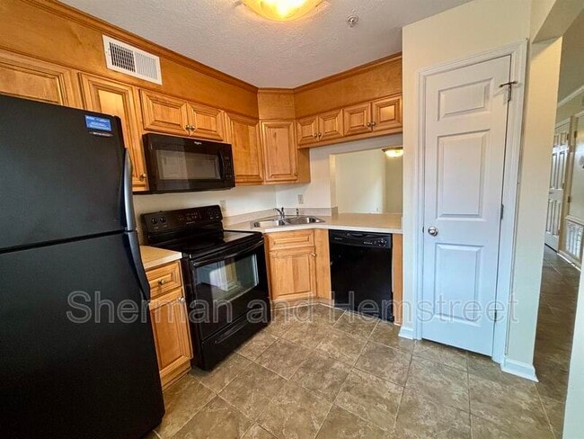 Building Photo - 2613 Berkshire Rd