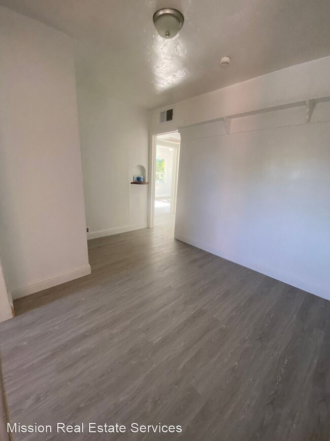 Building Photo - 3 br, 1 bath House - 801 El Toro Drive